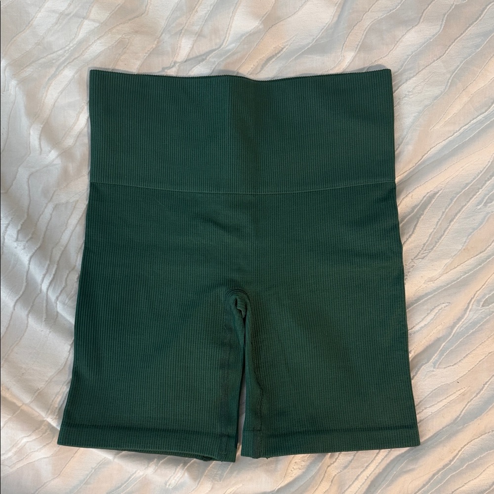 Aritzia ribbed short